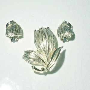 Lisner vintage silver closed tulip earring and brooch set